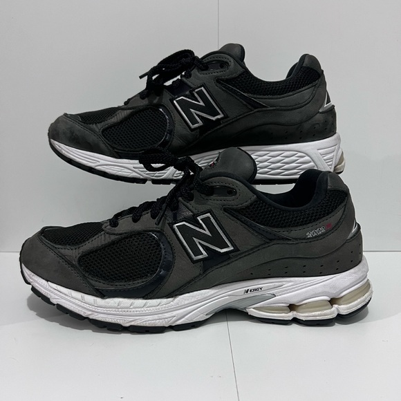 New Balance 2002r Dark Grey - Picture 1 of 7